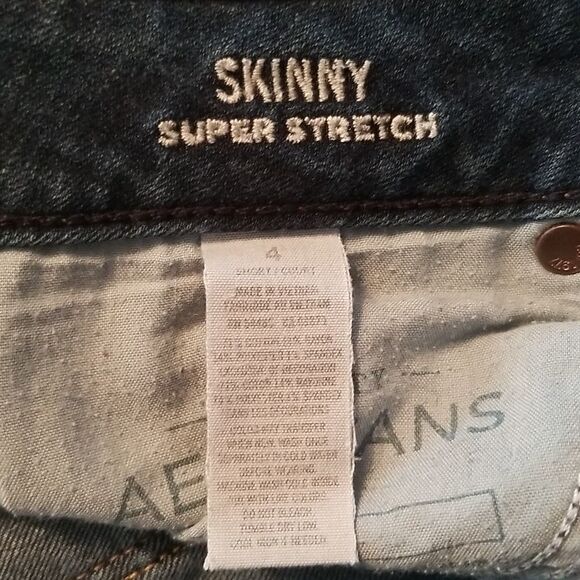 AMERICAN EAGLE Curvy Skinny Jeans SZ 4Short - Picture 7 of 8